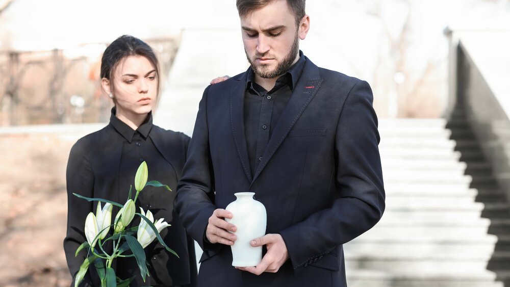 Cremation vs. Burial: Understanding Your Options in Canada